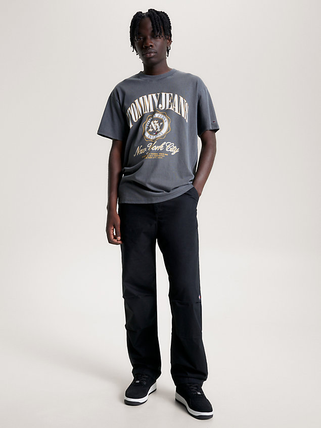 black relaxed fit t-shirt met varsity-logo voor heren - tommy jeans