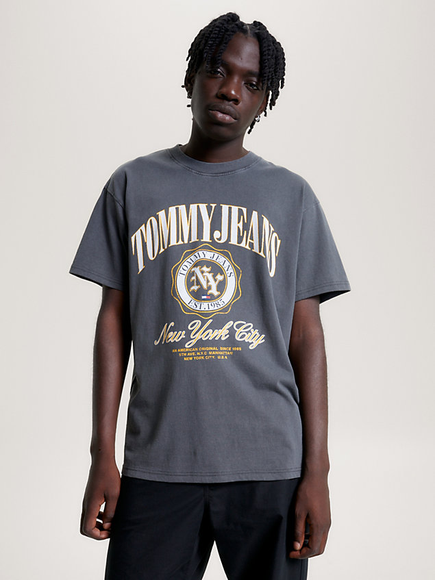 t-shirt décontracté à logo universitaire black pour hommes tommy jeans