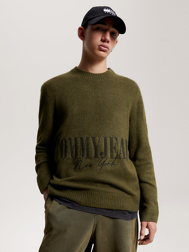 green essential pullover mit new york-logo für herren - tommy jeans