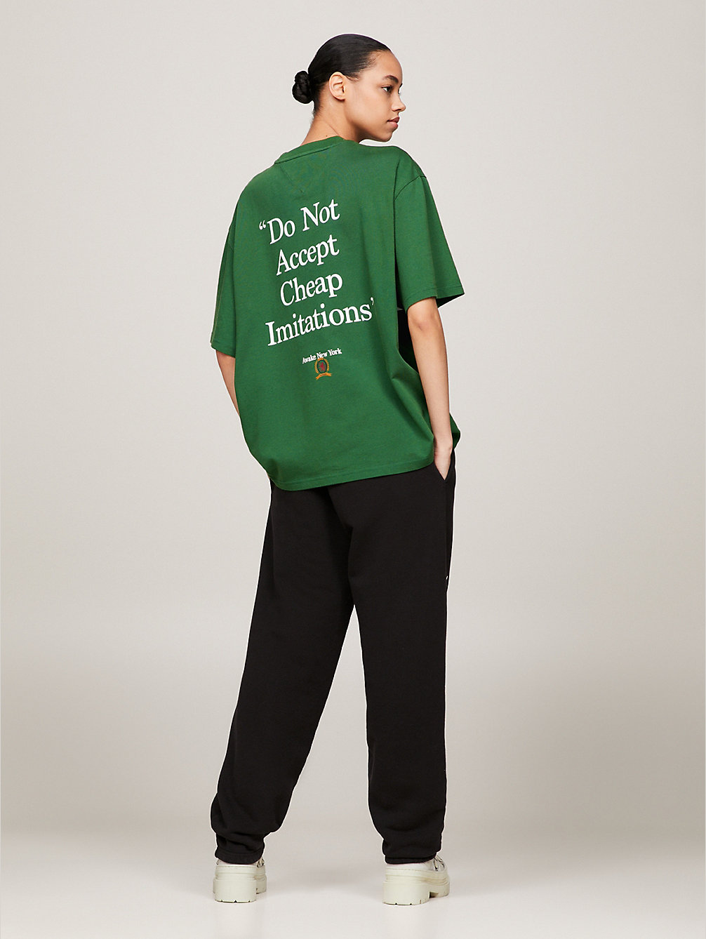 camiseta con eslogan tommy x awake ny green de hombre tommy jeans