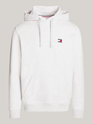 sweat à capuche tommy badge à cordon gris pour hommes tommy jeans