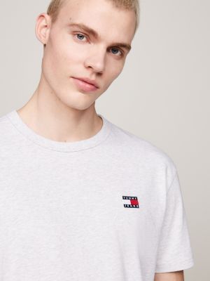 grau tommy badge t-shirt mit rundhalsausschnitt für herren - tommy jeans