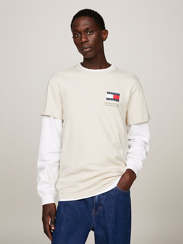 t-shirt essential slim fit con logo beige da uomo tommy jeans