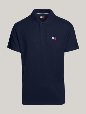 blau regular fit poloshirt mit badge für herren - tommy jeans