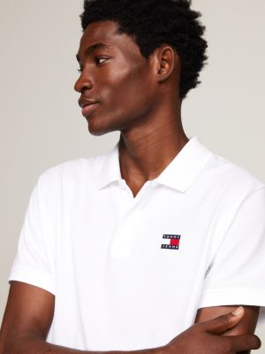 polo coupe standard à badge blanc pour hommes tommy jeans