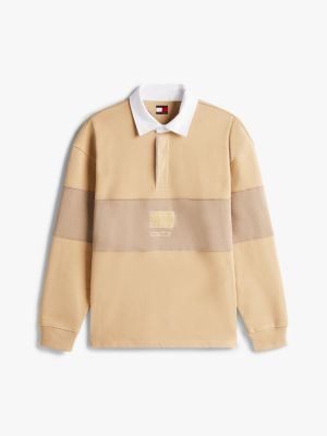 beige relaxed rugbyshirt met ton-sur-ton paneel voor heren - tommy jeans