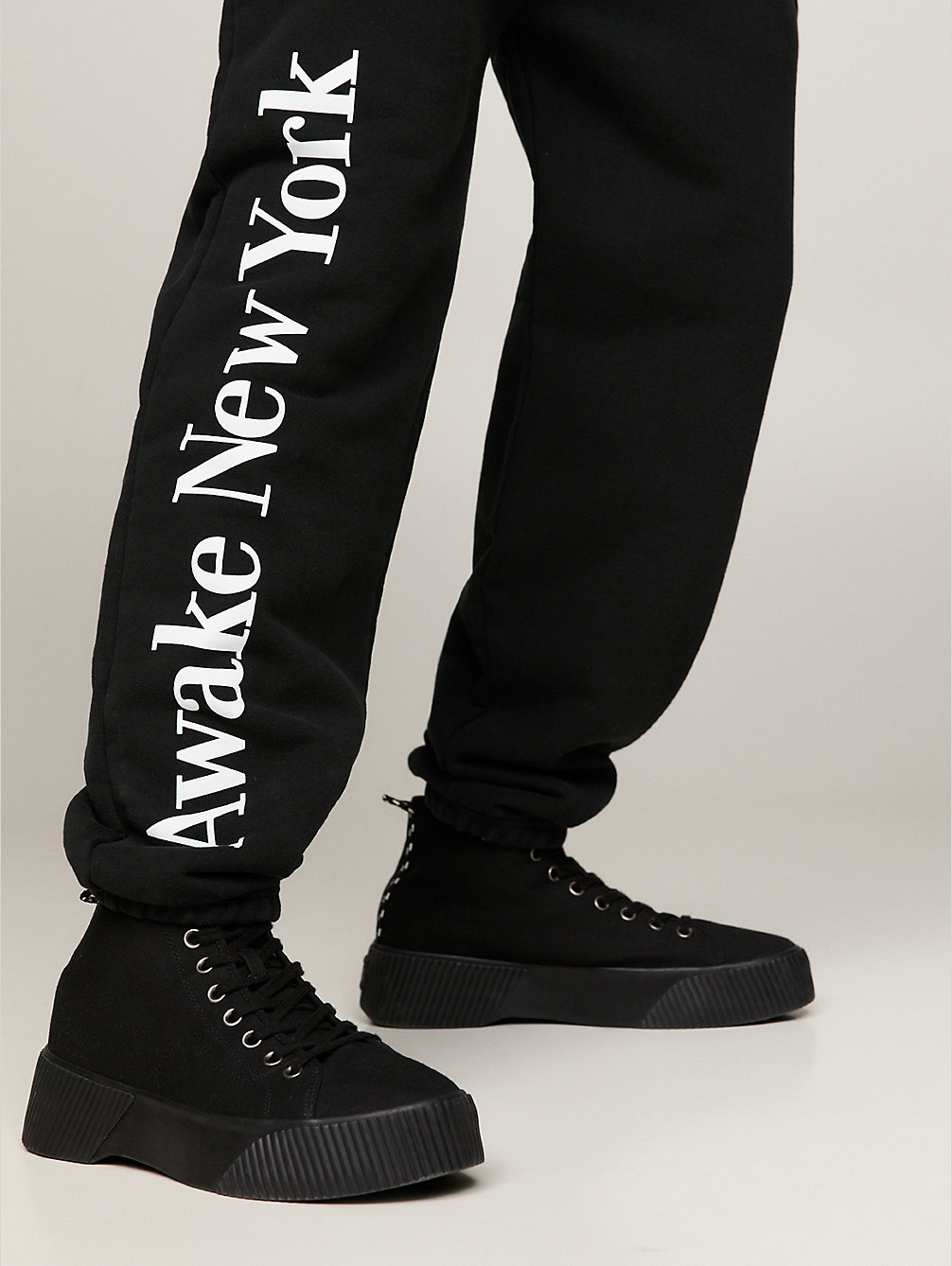 black tommy x awake ny relaxed jogger met logo voor heren - tommy jeans