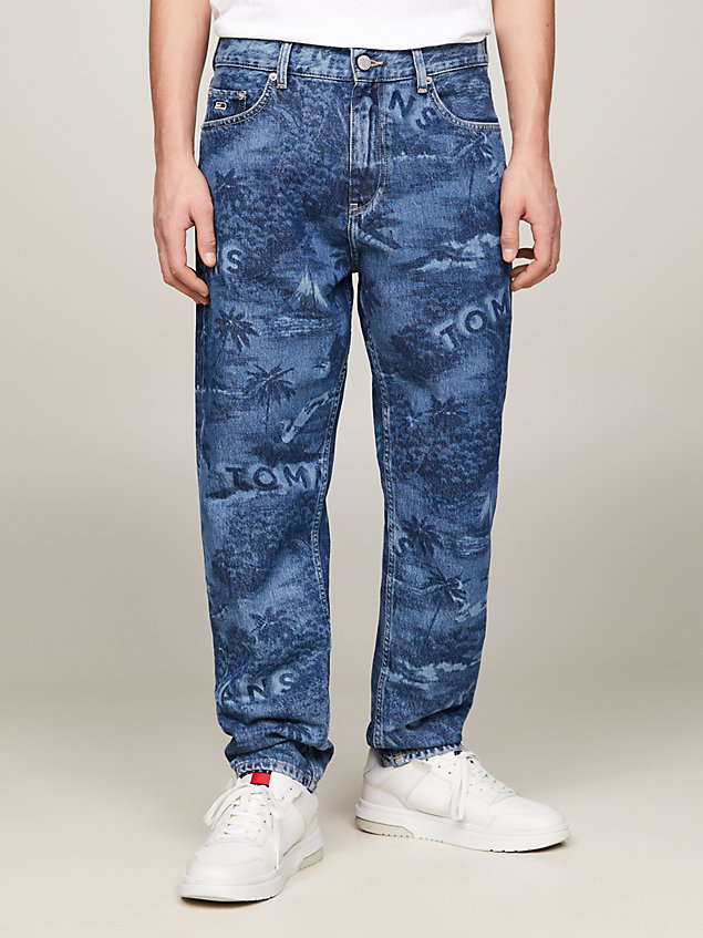 denim isaac relaxed tapered jeans met gelaserde hawaï-print voor heren - tommy jeans