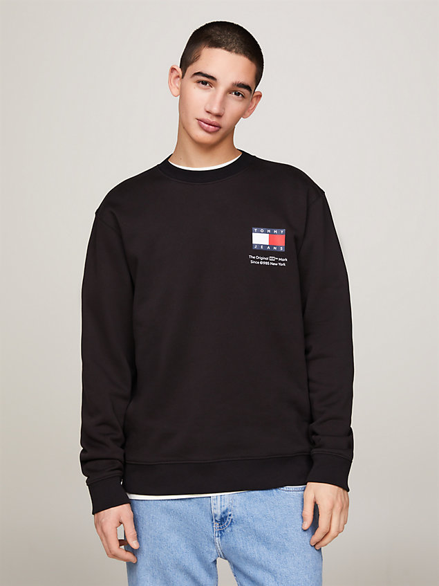 black essential sweatshirt met ronde hals en logo voor heren - tommy jeans