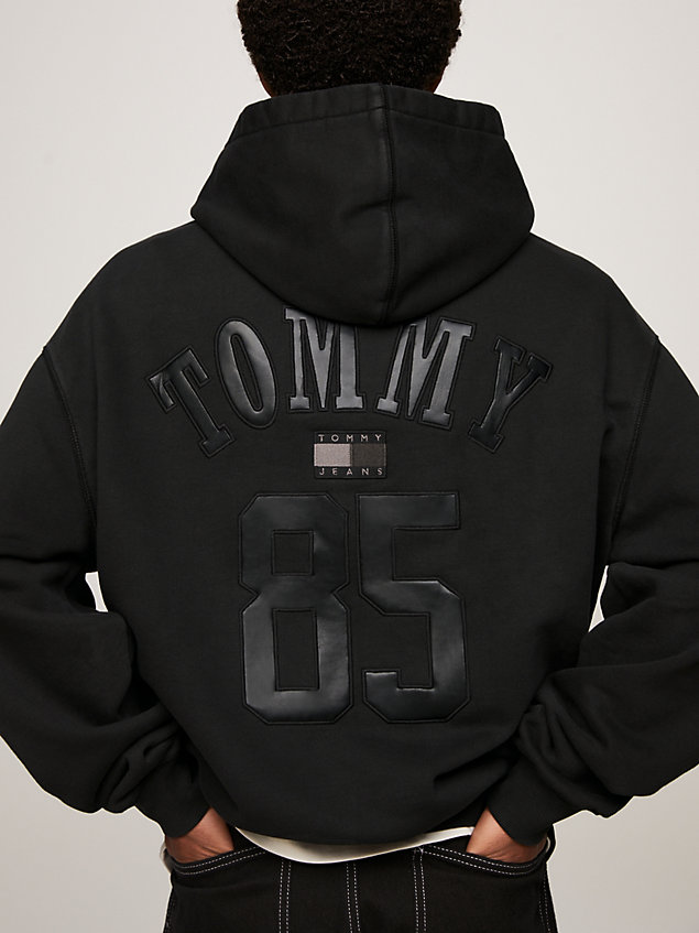 black tommy remastered dual gender 1985 collection hoody for men tommy jeans