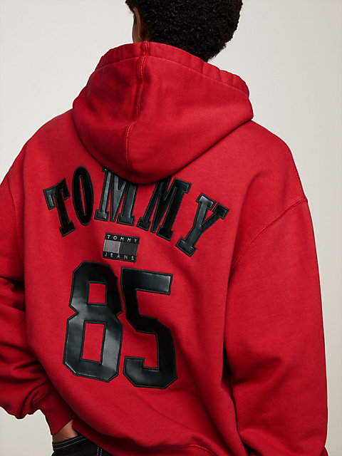 red tommy remastered dual gender 1985 collection hoody for men tommy jeans