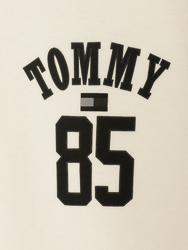 white tommy remastered dual gender 1985 collection relaxed t-shirt for men tommy jeans