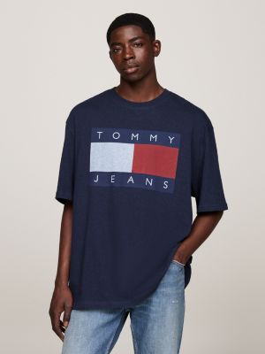 blue tommy flag oversized fit t-shirt mit badge für herren - tommy jeans