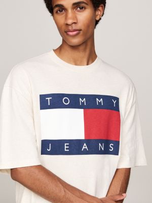 beige tommy flag badge oversized t-shirt for men tommy jeans