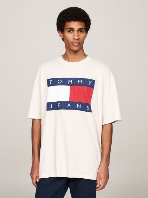 beige tommy flag badge oversized t-shirt for men tommy jeans