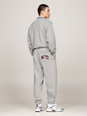 joggers tj x game day relaxed fit con logo grigio da uomini tommy jeans