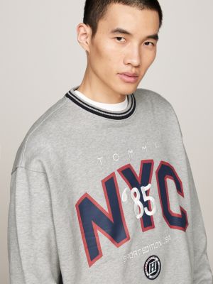 sweat tj x game day à col ras-du-cou gris pour hommes tommy jeans