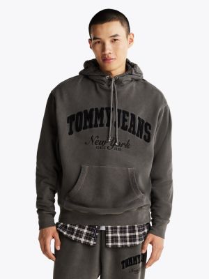 grey varsity washed relaxed fit hoodie voor heren - tommy jeans