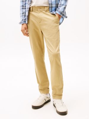 braun austin slim tapered fit chinos für herren - tommy jeans