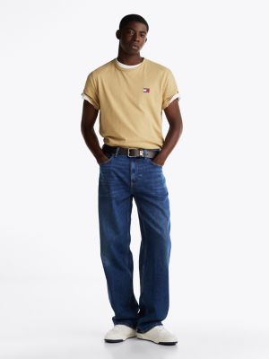 t-shirt con distintivo tommy beige da uomini tommy jeans