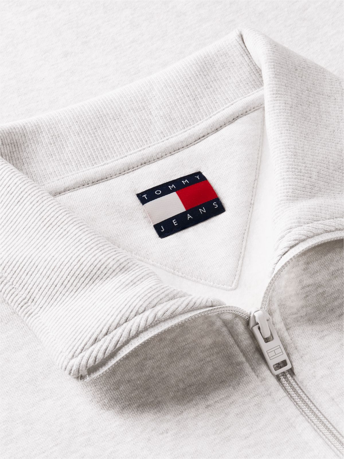 Tommy Flag Quarter-Zip Sweatshirt — Grey