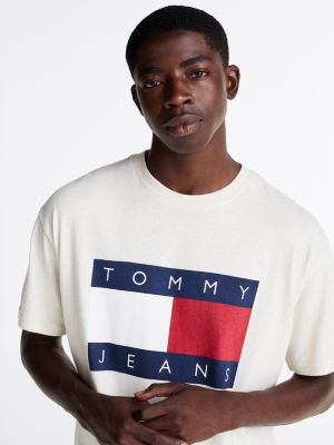 beige flag badge relaxed t-shirt for men tommy jeans