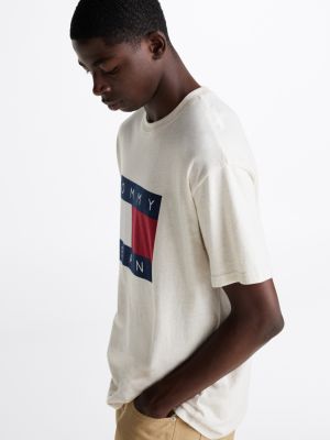 beige flag badge relaxed t-shirt for men tommy jeans