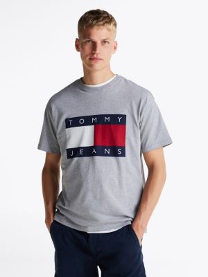 grey relaxed fit t-shirt met vlagbadge voor heren - tommy jeans