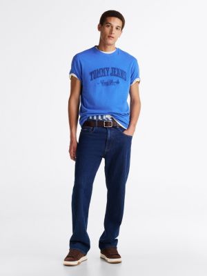 niebieski t-shirt z efektem wyblaknięcia i logo varsity dla mężczyźni - tommy jeans
