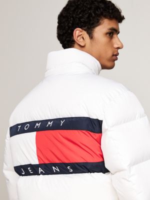 weiß alaska puffer-jacke mit flag-badge für herren - tommy jeans