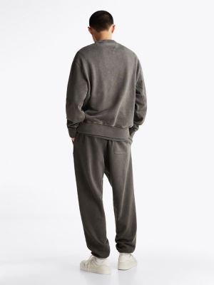 grey crew neck relaxed sweatshirt for men tommy jeans