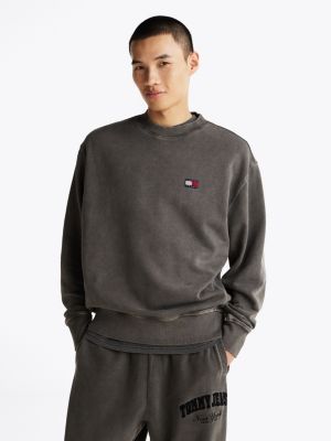 grau relaxed fit sweatshirt mit badge für herren - tommy jeans