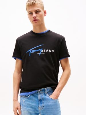 black t-shirt z logo i podpisem w stylu graffiti dla mężczyźni - tommy jeans