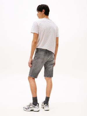 short ronnie en denim à effet délavé gris pour hommes tommy jeans