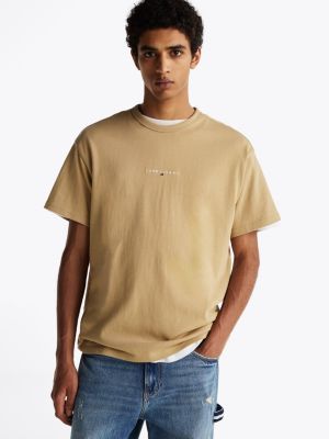 beige relaxed fit t-shirt mit aufgesticktem logo für herren - tommy jeans