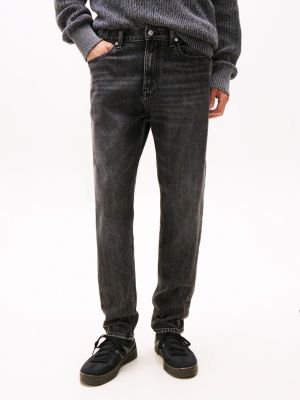 zwart isaac tapered jeans met fading voor heren - tommy jeans