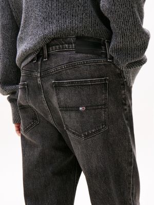 zwart isaac tapered jeans met fading voor heren - tommy jeans