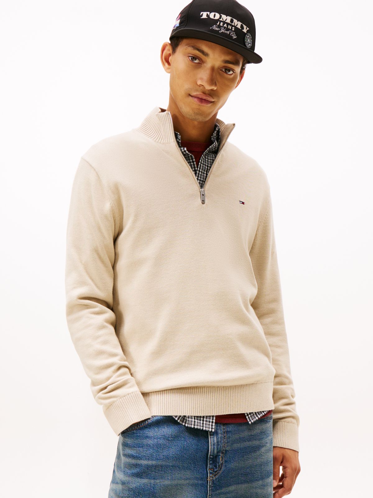 Tommy Flag Lightweight Slim Quarter-Zip Jumper — Beige