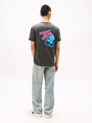 t-shirt con stampa sul retro grigio da uomini tommy jeans