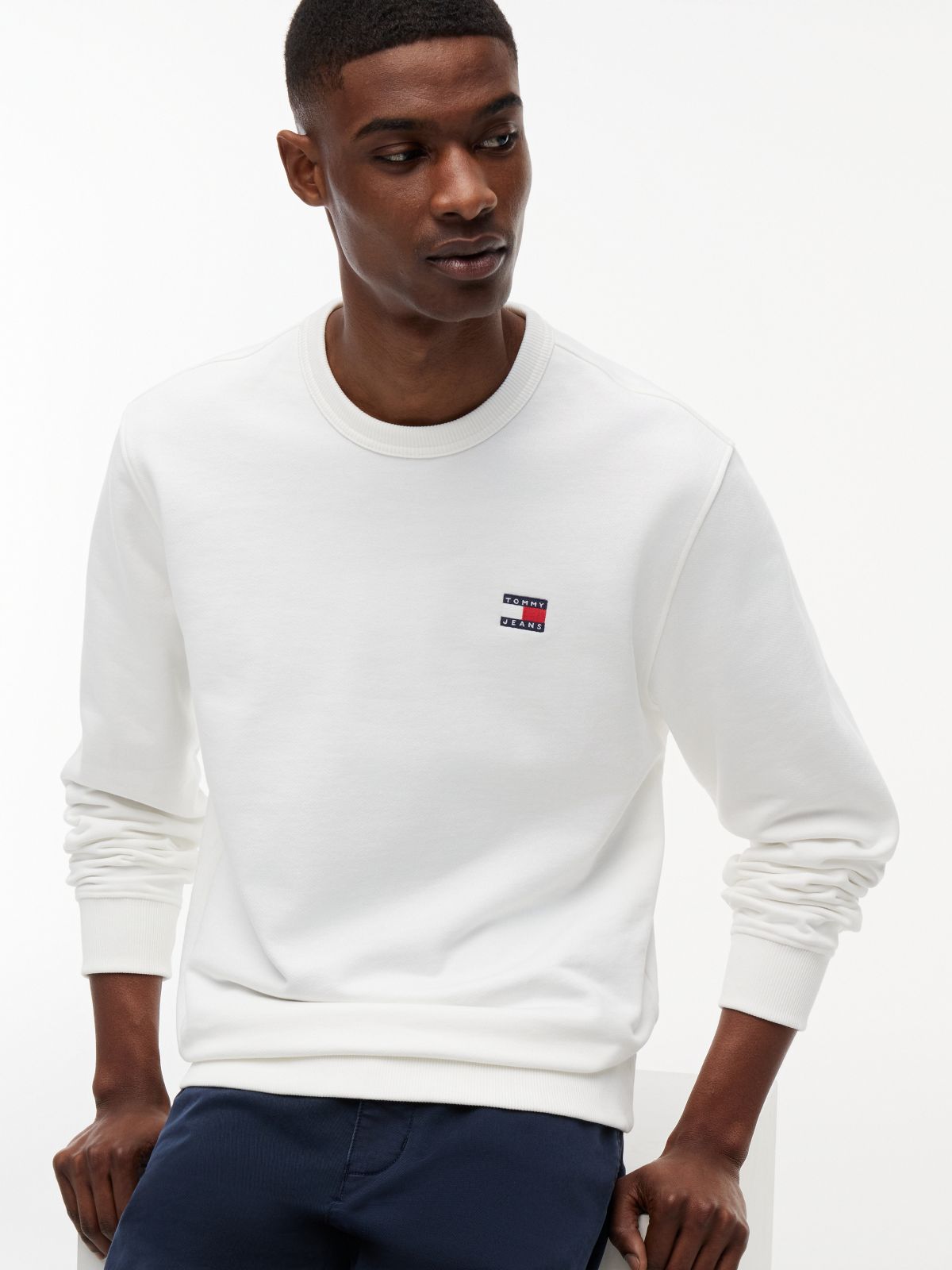 Tommy Badge Crew Neck Sweatshirt — White