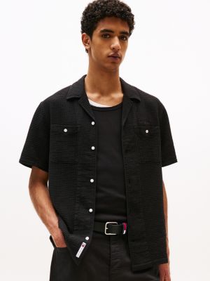 black regular fit kurzarm-hemd aus waffelstrick für herren - tommy jeans