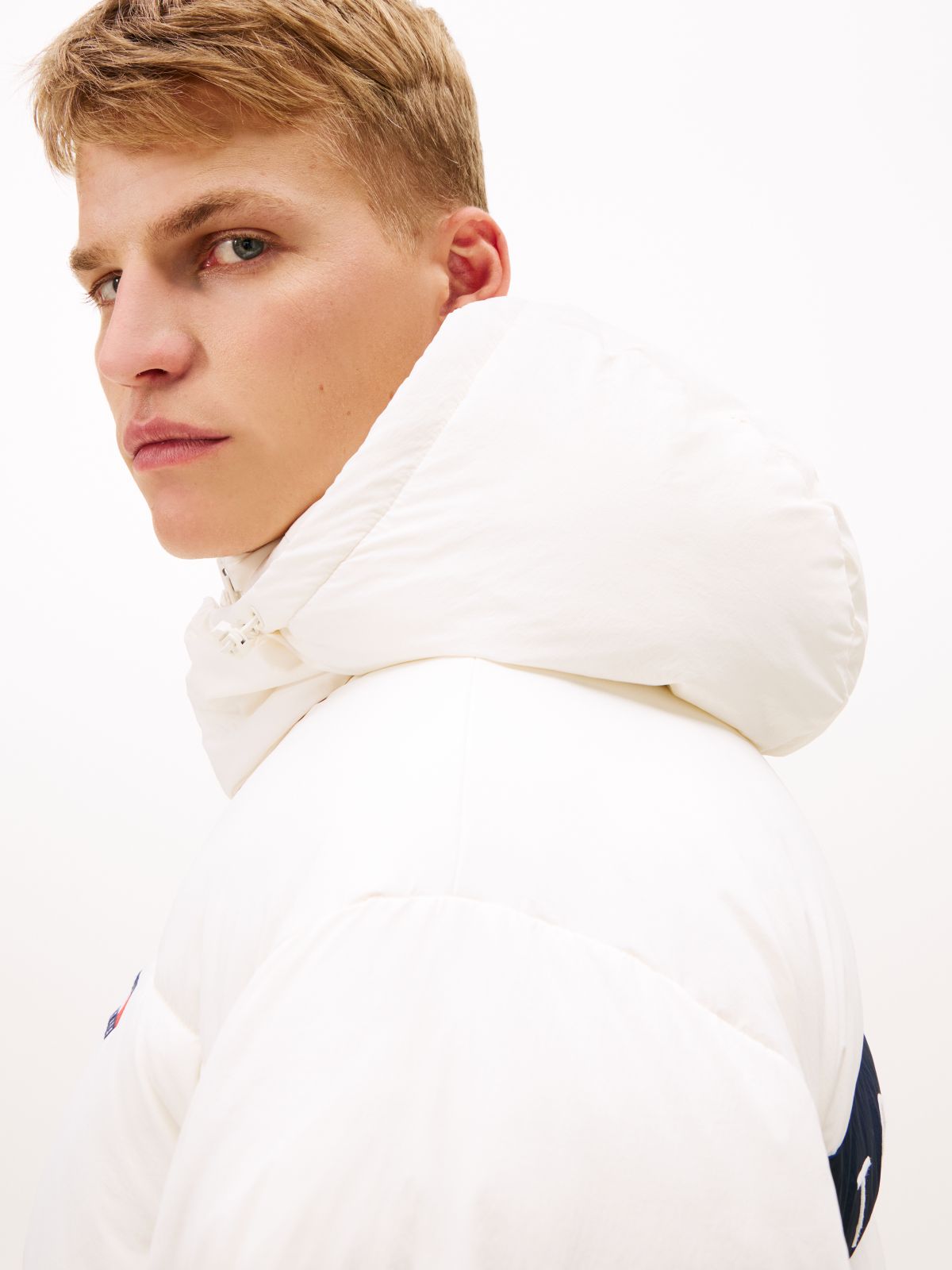 Back Logo Relaxed Hooded Puffer Jacket — White