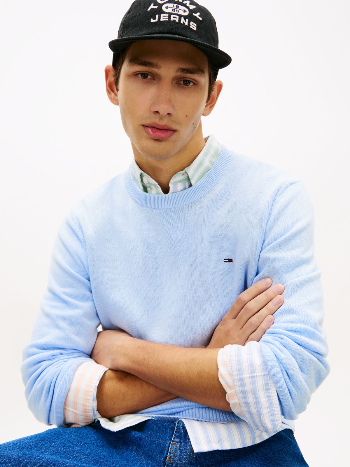 Tommy Flag Embroidery Lightweight Slim Jumper — Blue