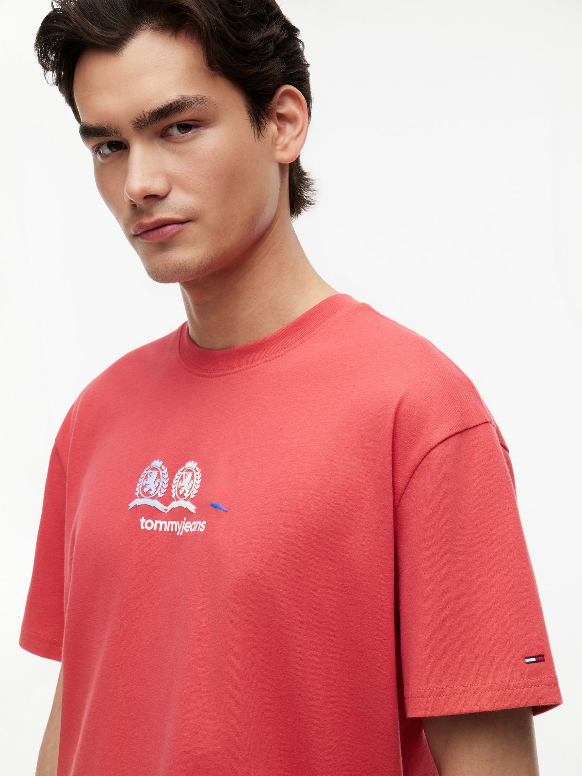 Back Repeat Crest Logo Relaxed T-Shirt — Red