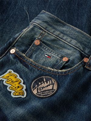 denim otis regular straight jeans met meerdere logo's voor heren - tommy jeans