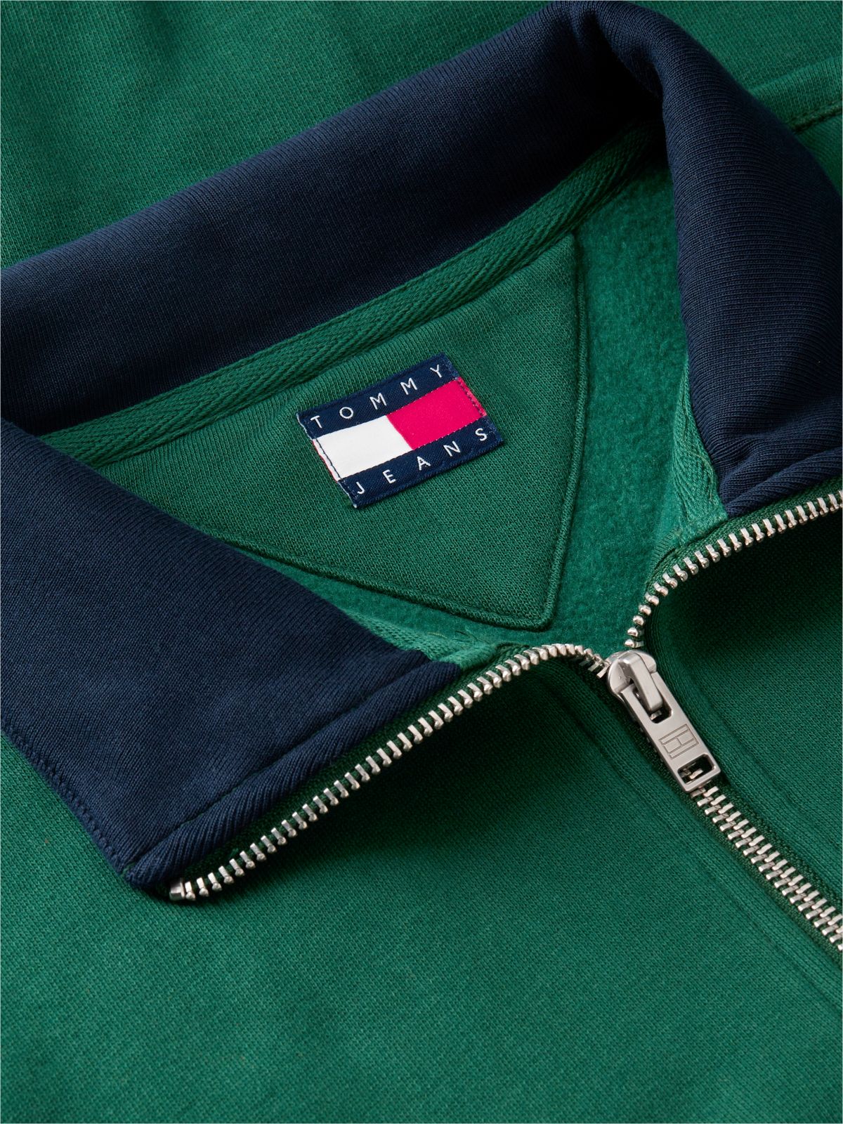 Tommy Badge Relaxed Quarter-Zip Sweatshirt — Green