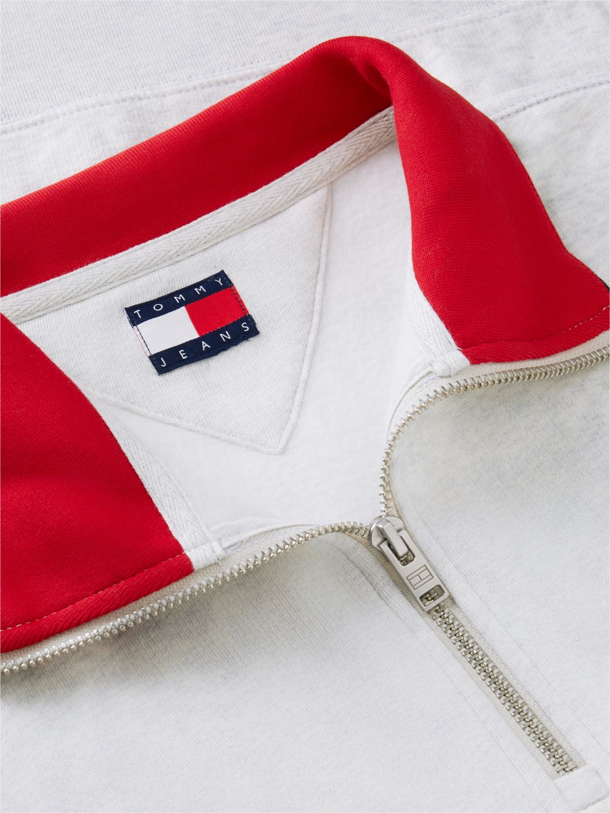 Tommy Badge Relaxed Quarter-Zip Sweatshirt — Grey