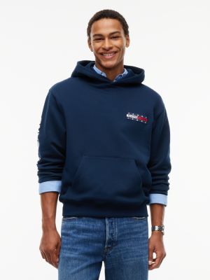 blue luźna dzianinowa bluza z kapturem z logo z tyłu dla mężczyźni - tommy jeans