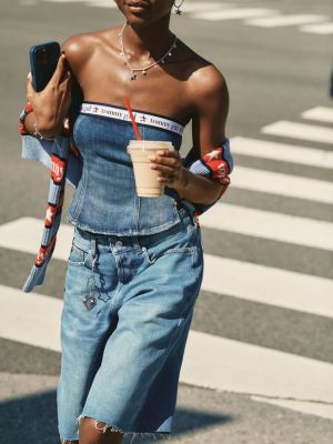 blau tommy girl relaxed fit jeans-shorts für gender-inclusive erwachsene - tommy jeans