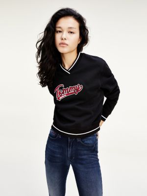 black tommy jeans sweatshirt